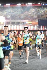 BIB: 22020, 2017
                            <button type="button" onclick="openModal(19604459)" class="btn btn-primary btn-sm float-right btn-popup" data-toggle="modal" data-target=".modal-high-quality">
                        <i class="fas fa-shopping-cart"></i> Add to Cart
                    </button>
                                            <button type="button" onclick="isThisMe(19604459, true)" class="btn btn-success btn-sm float-right btn-popup btn-isme hidden" data-toggle="tooltip" data-placement="bottom" title="นี่คือรูปของคุณใช่ไหม คลิกที่นี่เพื่อเอาเข้าอัลบั้ม">
                        <i class="fas fa-plus"></i> Add to album
                    </button>
                    <button type="button" onclick="isThisMe(19604459, false)" class="btn btn-warning btn-sm float-right btn-popup btn-isnotme hidden">
                        <i class="fas fa-ban"></i> Remove from album
                    </button>